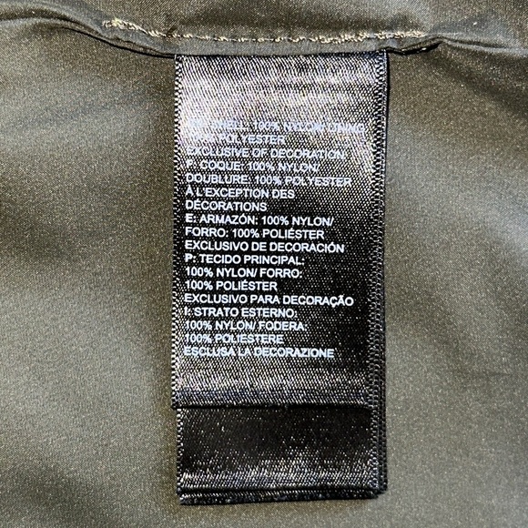 The North Face Zoomie Hooded Taupe Green Women’s Weatherproof Rain Jacket Sz SM - Picture 7 of 7